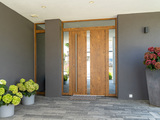 Aluminiowe drzwi zewnętrzne z czytnikiem  – nowoczesna wizytówka pasywnego domu